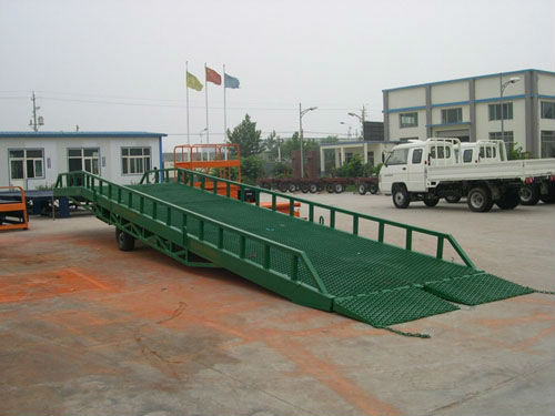 移動(dòng)式登車橋