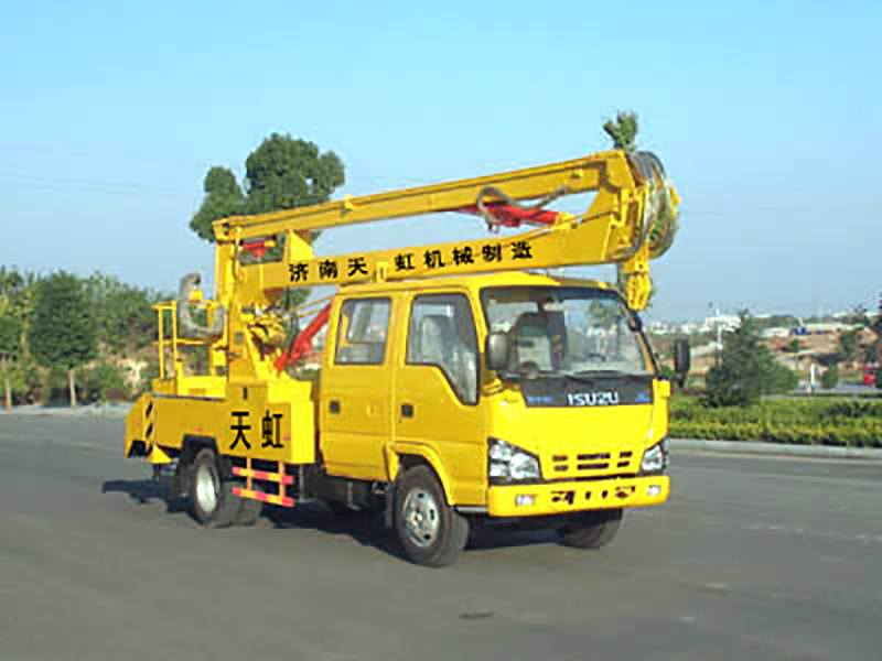 曲臂式汽車升降平臺(tái)